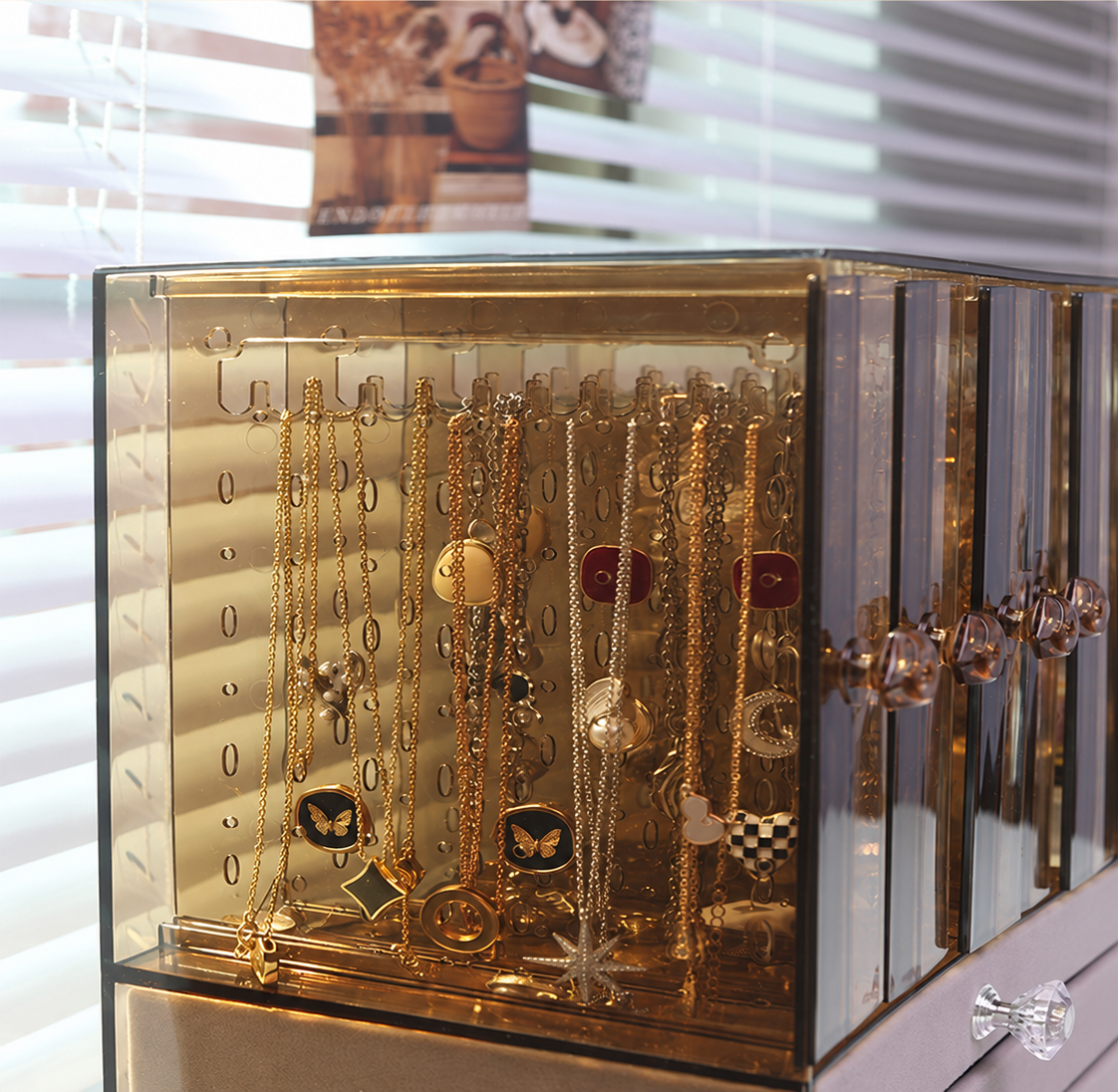 champagne jewelry box
5 open 3 drawer organizer
large acrylic cosmetic box
velvet jewelry storage tall
luxury jewelry box